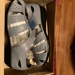 Women's Shoes, Color: Light Blue (Denim), Size: 10 X (2E) Brand: Propet